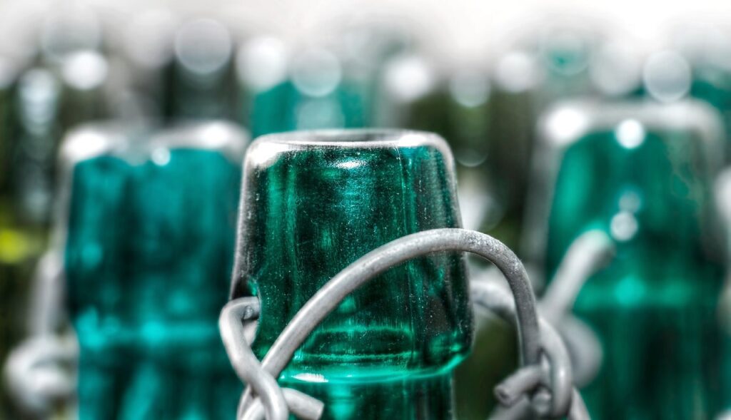 Por Que Se Usan Botellas De Vidrio Azul Para El Agua