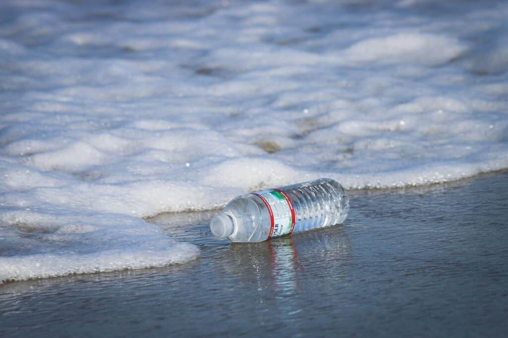 Eliminar Los Microplasticos Del Agua Microplasticos En El Agua Del Grifo 1024x683