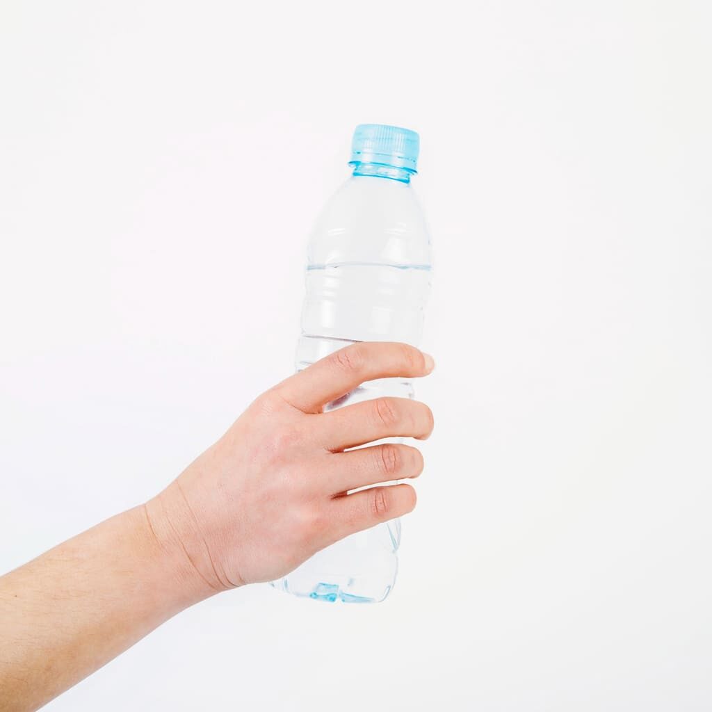 botella de plástico para agua