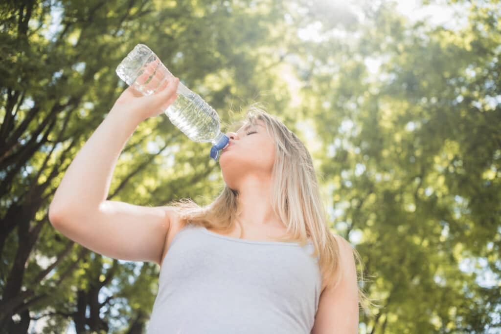 Comprar Agua Embotellada En Los Viajes