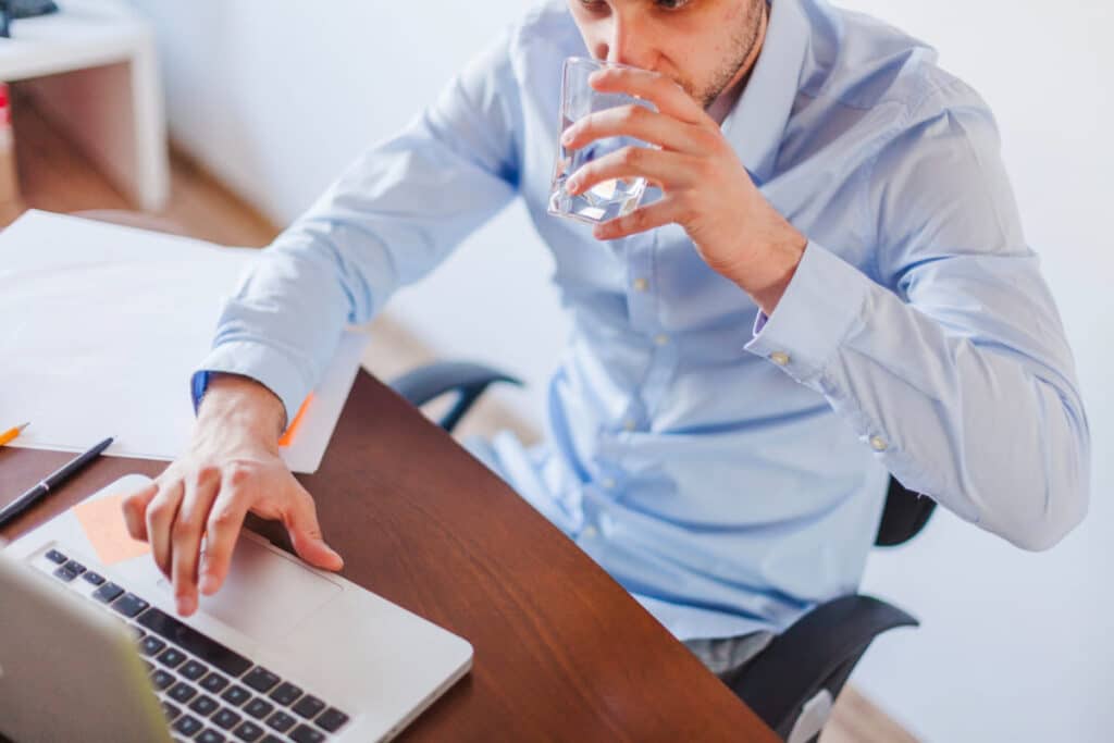 Consejos Para Beber Agua En El Trabajo